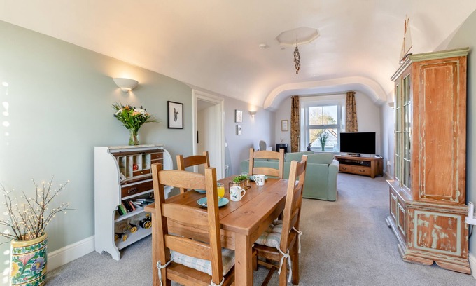 Queen Camel Apartment | Calleron - One Bedroom Apartment, Sleeps 2