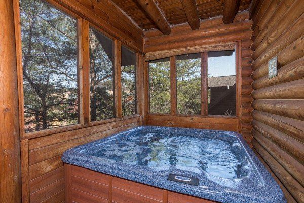 Pigeon Forge Cabin | Callie's Cozy Cabin - Resort Pool Access / Hot Tub / WiFi / Arcade Game / 2 Minutes from Pigeon Forge