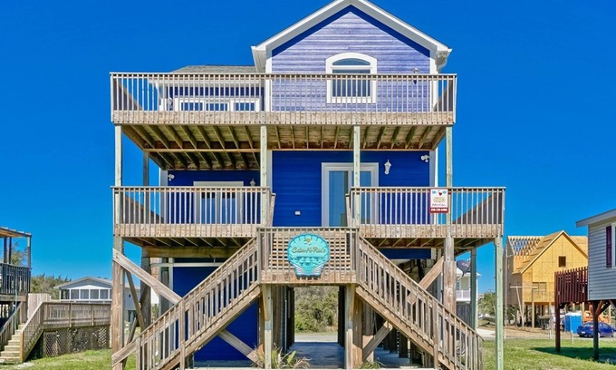 Long Beach House | Calm-N-Rea's/2606 E Beach Drive - Coastal Vacation Resorts