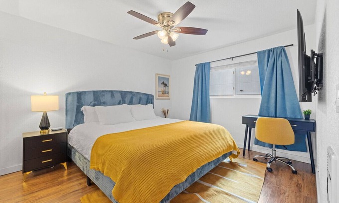 North Park Condo | Calm North Park Condo - Parking/Jacuzzi/Walkable