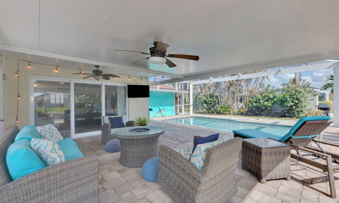 Englewood South House | Calm Seas | Saltwater Private Pool-Canal Waterfront-Dog Friendly