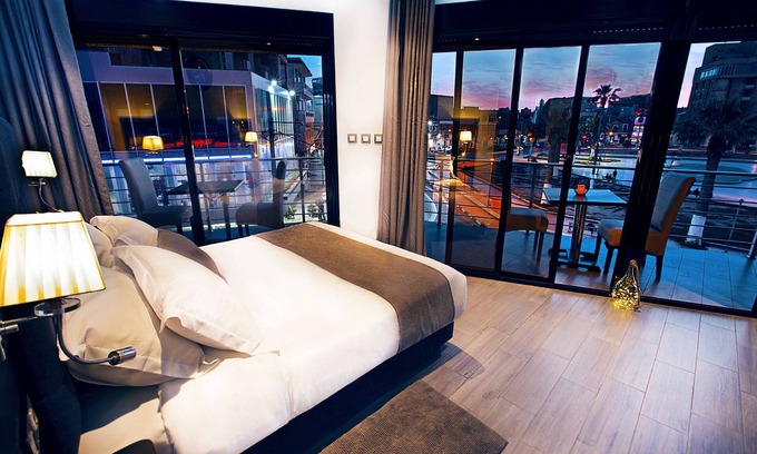 Ain El Turk Hotel | Calypso Home