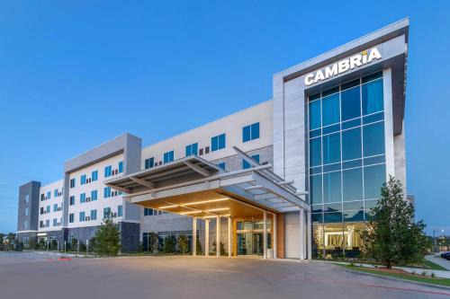 East Riverside Hotel | Cambria Hotel Waco University Riverfront