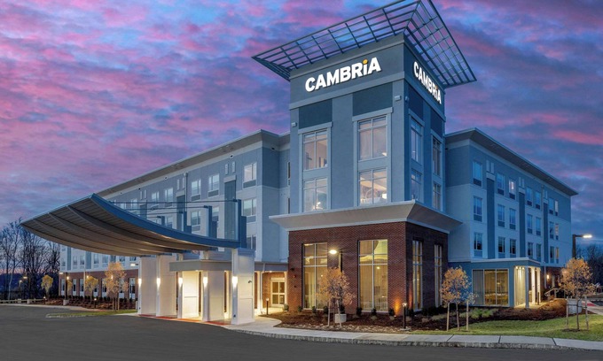 West Orange Hotel | Cambria Hotel West Orange