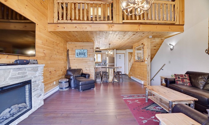Tannersville House | CAMELBACK CABIN “Brand New”