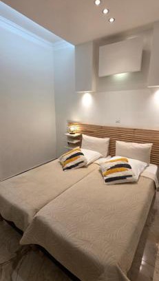 Quartier Sainte-Marguerite Hotel | Camelia Prestige - Place de la Nation
