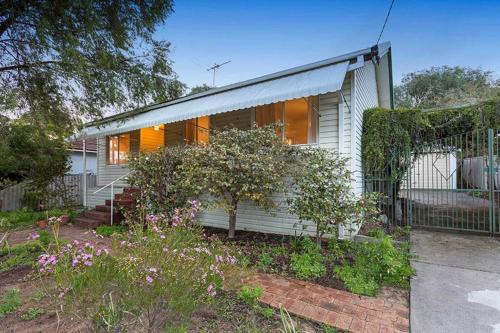 Medina House | Camellia Cottage - PET FRIENDLY - Kwinana