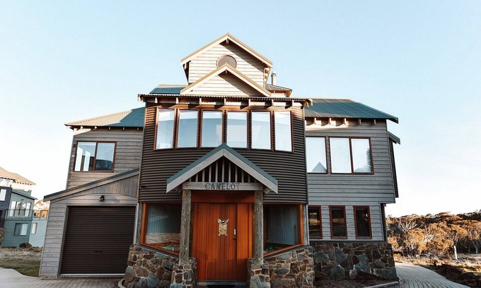 Dinner Plain Ski Chalet | Camelot - Dinner Plain