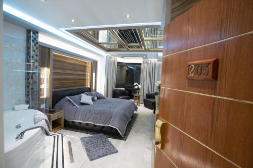 Haret Sakher Hotel | Camelot Hotel