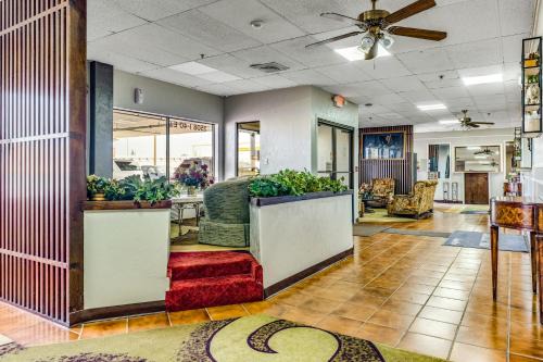 Amarillo Hotel | Camelot Inn