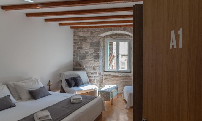 Old Town Apartment | CAMENNO Apartments-The heart of Diocletian's Palace-OPEN ALL WINTER!