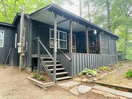 Tallassee House | Cameron's Cottage at The Lake