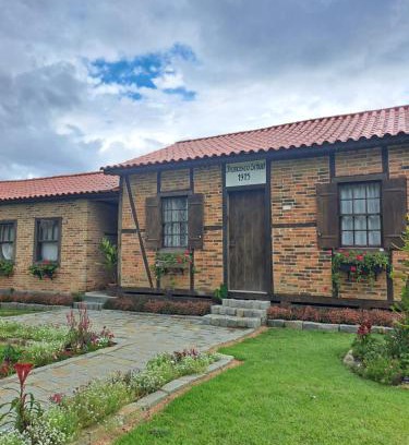 Sao Bonifacio House | Caminhos da Serra do Tabuleiro - Casa Centenária Enxaimel 1915