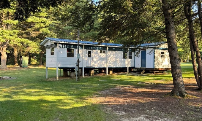 Sigel Cabin | -Camp Harv-ideal for families or friends-Serene Clarion River & Cook Forest,