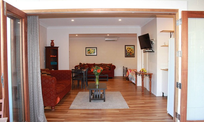 Camp Hill Cottage | Camp Hill Cottage - Private Family/Pet Friendly