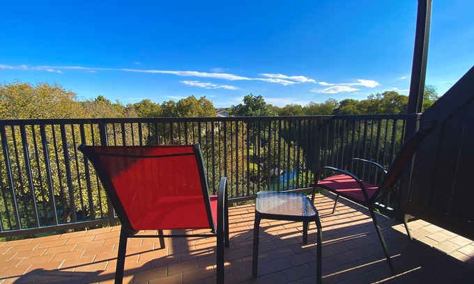 New Braunfels Condo | Camp Warnecke - C202 along the Comal River : Free Tubes with Rental!