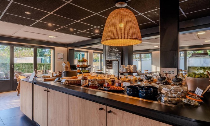 La Demi - Lune Hotel | Campanile Lyon Ouest Tassin