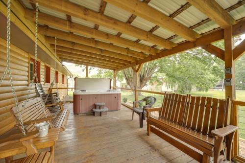 Maggie Valley House | Campbell Retreat in Maggie Valley with Deck!