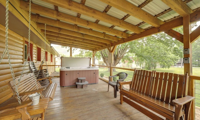Maggie Valley Cabin | 'Campbell Retreat' in Maggie Valley w/Deck!