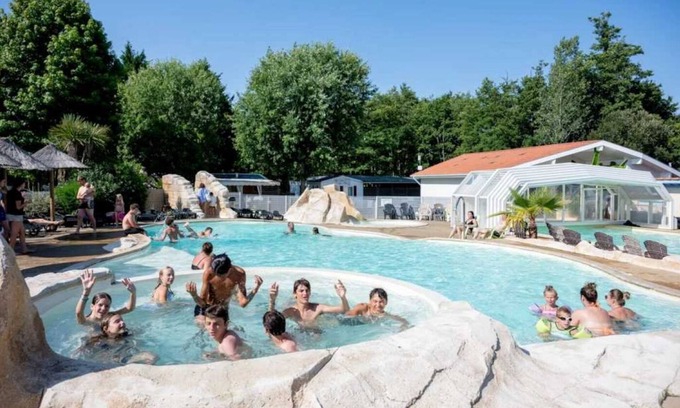 Parentis-en-Born House | Camping 4 étoiles - Piscine - eebifa