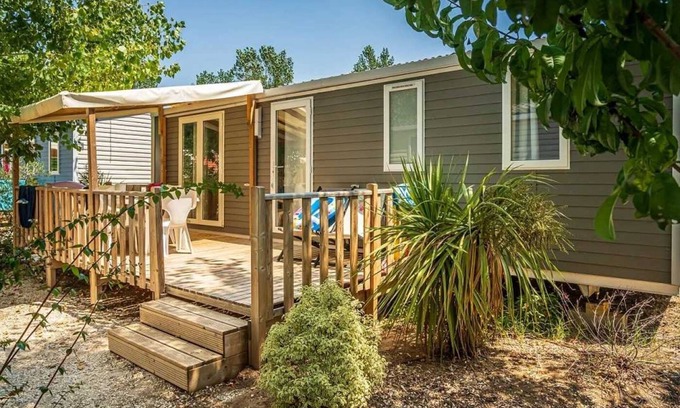 Serignan-Plage House | Camping 4 étoiles - Parc aquatique - eeiagi