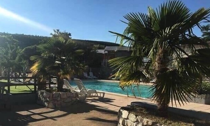 Banon House | Camping Flower l'Epi Bleu* - Free Flower 3 room apartment for 5 people without sanitary facilities
