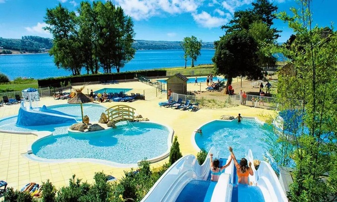 Canet-de-Salars House | Camping Le Caussanel* - Family Confort 3 room apartment for 4 people Air-conditioned