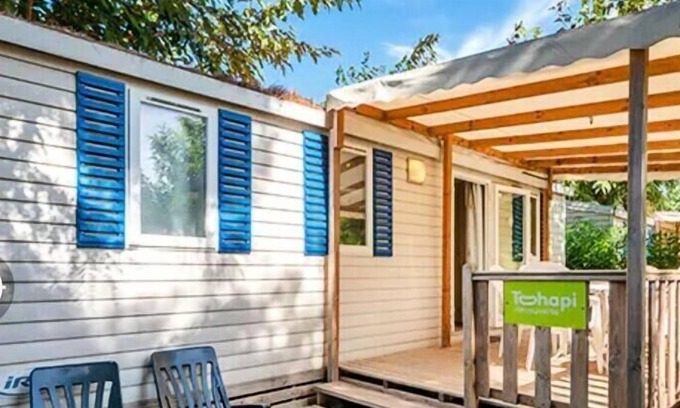 Castelnau-de-Montmiral House | Camping Le Chêne Vert*** - Cozy 4-Room Mobile Home for 6 People