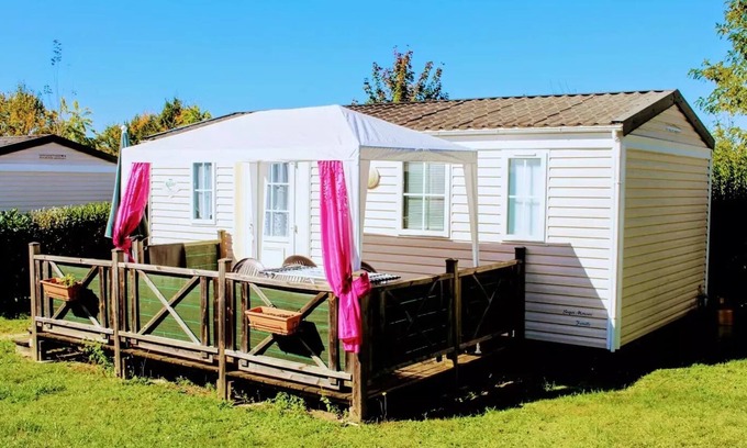 Verteillac House | Camping Le Pontis* - Mobile Home 3 rooms 5 people covered terrace