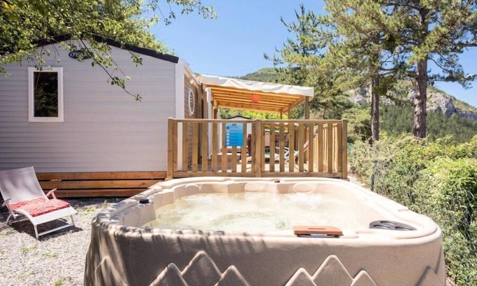 Orpierre House | Camping les Princes d'Orange* - Cottage Space Luxury Comfort 4 rooms 6 people Air-conditioned + Jacuzzi