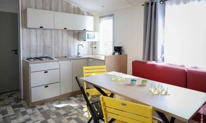 Ambon House | Camping - Parc aquatique - ccafhad