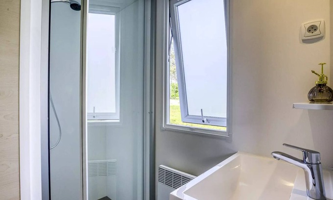 Sainte-Nathalene House | Camping Romanée Les Grottes de Roffy* - Comfort mobile home 3 rooms 4 people