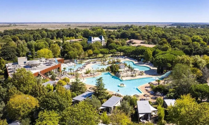 Mauzac House | Camping Séquoia Parc* - Cottage Privilège Plus TV LV Air conditioning 3 rooms, 2 shower rooms 4 people