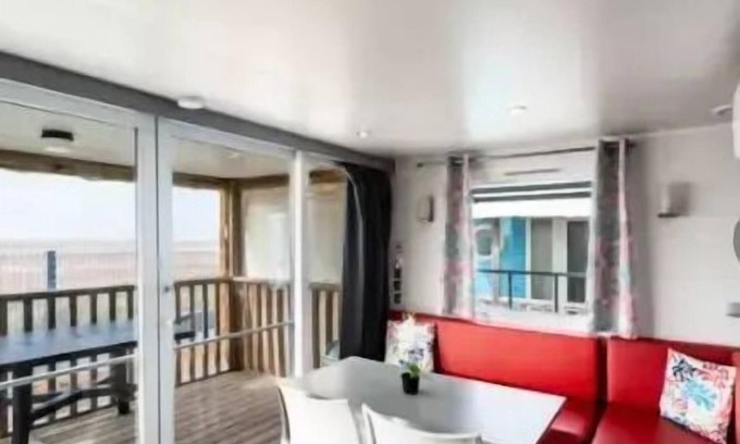 La Faute-sur-Mer House | Campsite LES VIOLETTES * - Mobile home Frégate Sea view (2 bedrooms) 4 people