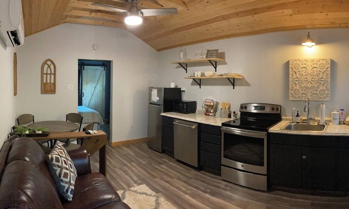 Tyler Cottage | Cana Cottage | Farm Stay