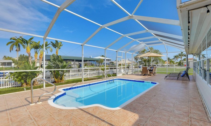 Bay Colony House | Canal-Front Haven: Pool, Dock & Lanai in Palmetto