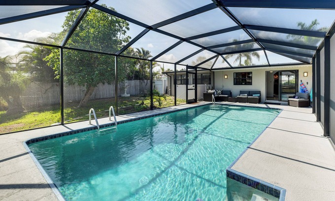 Edgewater House | Canal-Front Vacation Rental w/Gulf Access!
