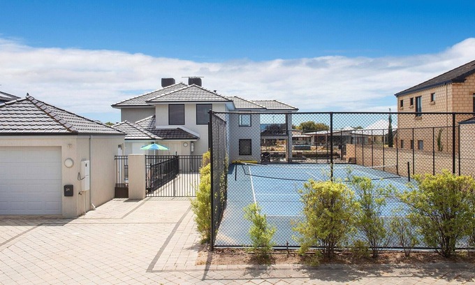 Geographe Apartment | Canal Life Villa A- Shared pool, Tennis court, Jetty