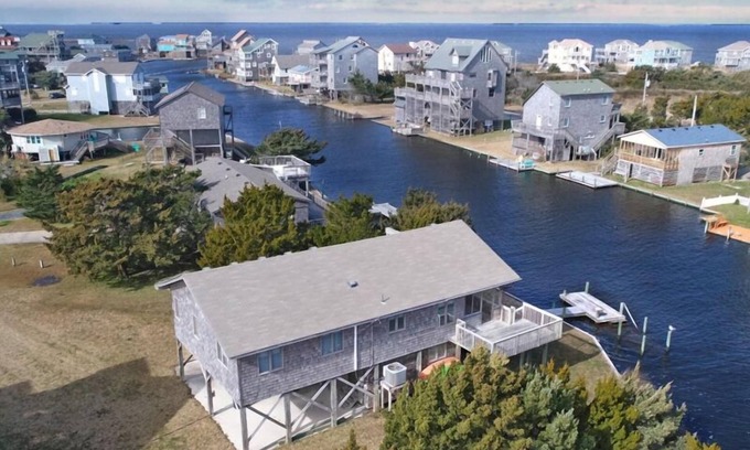 Avon House | Canalfront Dog Friendly Home w/Private Dock, Cmty Pool and Tennis/Pickleball