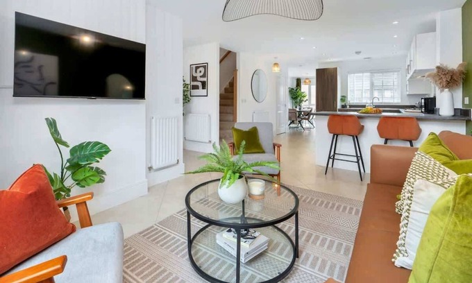 Hanley House | Canalside House Summa
