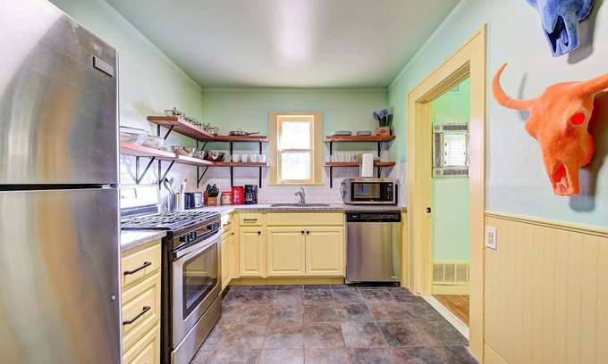 Central Oklahoma City House | Canary Cottage-brighten your stay-central NW OKC
