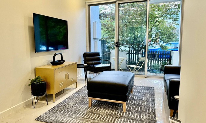 Crace House | Canberra Accommodation - modern 2BR townhouse in Crace - Free Wifi & parking