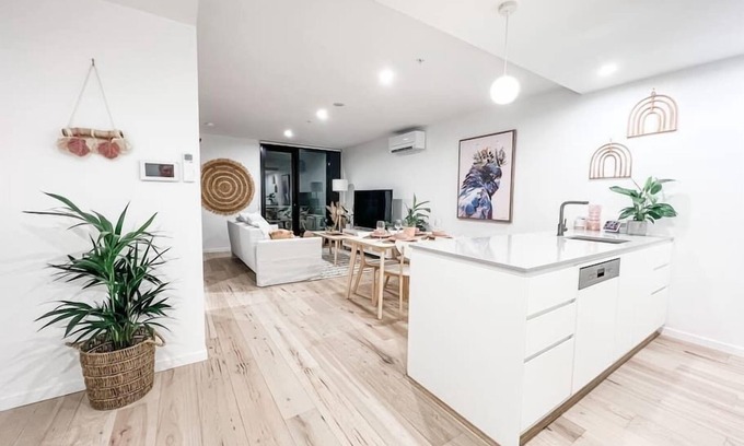 Reid Apartment | Canberra City | Parking | Self check-in | Pool