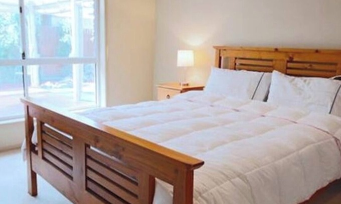 Harrison House | “Canberra Stylish retreat, near light rail for easy access to CBD.