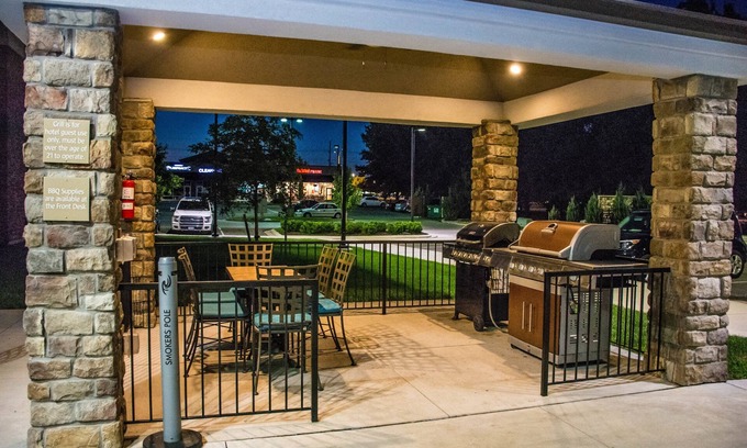 Overland Park Hotel | Candlewood Suites : Overland Park - W 135th St by IHG