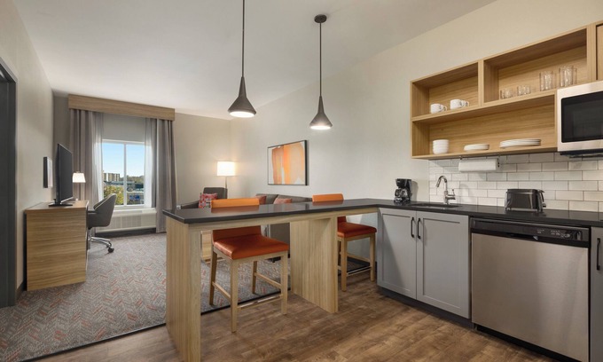 Pecos Hotel | Candlewood Suites Pecos by IHG