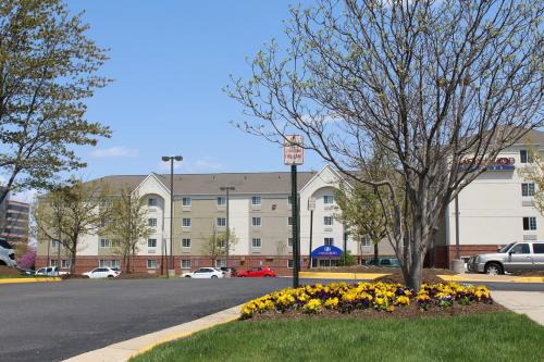 Herndon Hotel | Candlewood Suites Washington-Dulles Herndon by IHG