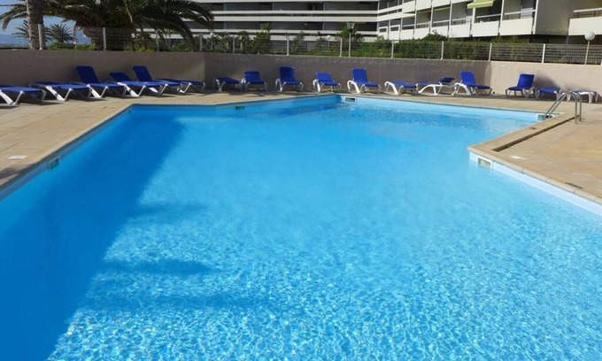 La Cote Radieuse Apartment | Canet plage studio with pool sea view direct beach access