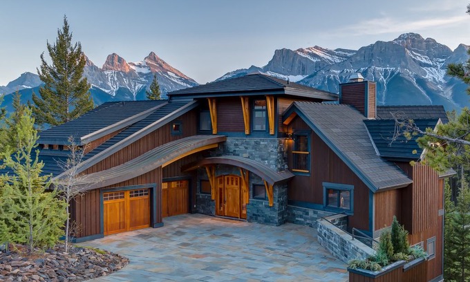 Canmore Banff Ultra Luxury Mountain View Chalet With Dedicated