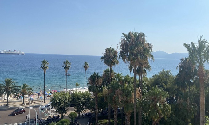 Le Suquet Apartment | Cannes - F1 facing the sea 33C